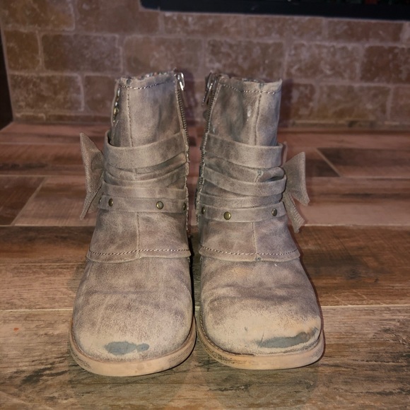 CRB Girl Tan Booties - Picture 2 of 5